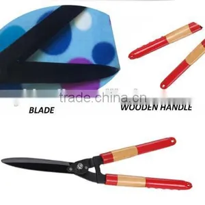 Wooden Handle Hedge Shear thumbnail-3