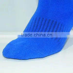 Wholesale 100% Polyester Stock Long Striped Soccer Socks thumbnail-3
