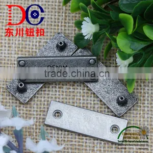 High Quality 2 Holes Engraved Brand Logo Metal Label Metal Plate for Clothing thumbnail-2