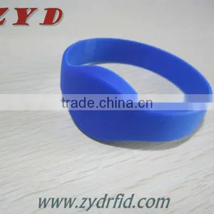 HIGTH QUALITY UHF RFID Waterproof Silicone Wristband thumbnail-3