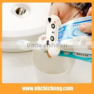 Animal Shaped Batherrom Tooth Brush Holder and Toothpaste Dispenser thumbnail-3