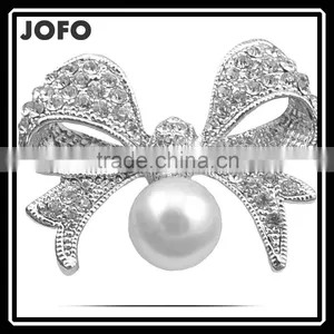 Best Selling Sweet High-Grade Korean Bow Of Pearl Zircon Brooch thumbnail-1