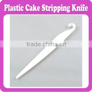 Plastic Cake Stripping Knife, A Mus Tool for Cake Mold thumbnail-1