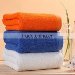 100% Cotton Jacquard Notting Hill Towel Gift Set - Red thumbnail-3