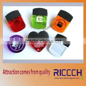 Plastic Magnetic Clip thumbnail-1