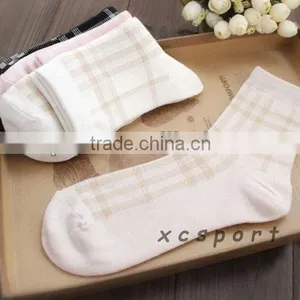 Natural Color Cotton Environmental Protection Breathable and Comfortable Socks thumbnail-1