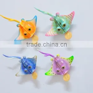 5 Inch Glitter Surface Butterfish Eat Dollars Little Fish 3d Plastic Fridge Magnet thumbnail-1