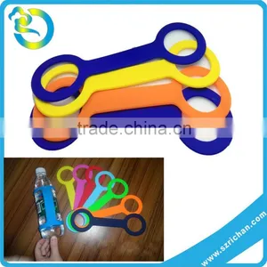 Eco-friendly Soft Customized Logo Color Hiking Silicone Travel Bottle Band thumbnail-1