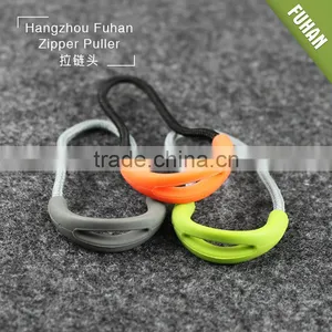 Popular Hollowed-out Circle Design Custom PVC TPU Zipper Pullers thumbnail-2