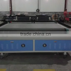 Textile Garment Laser Cutting Machine With Autofeed thumbnail-1