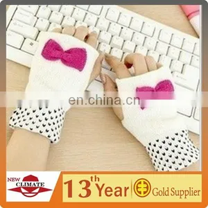 High Quality Fashion Half Finger Gloves for Girls thumbnail-1