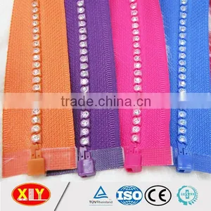 High Quality Autolock Slider Custom Length Plastic Diamond Zipper thumbnail-3