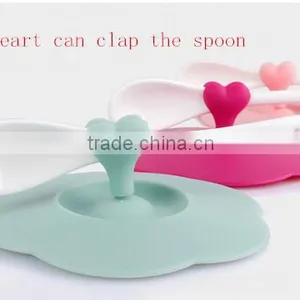 Food Grade Soft Silicone Strong Adsorbability Universal Cup Lids With Animal thumbnail-3