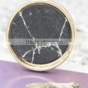 Black and White Turquoise Alloy Ring With Different Shapes thumbnail-3