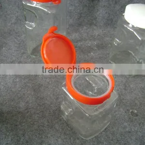 Square Glass Jar With Plastic Lid thumbnail-5