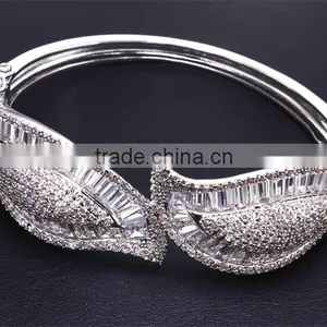 Exclusive Design Com Baguette Cut CZ New Bridal Jewelry Leaf Shape Bangle thumbnail-4