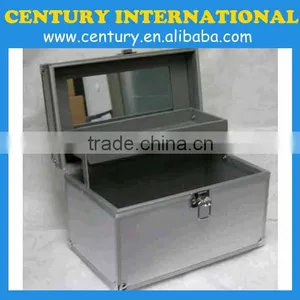 Aluminum Beauty Case thumbnail-1