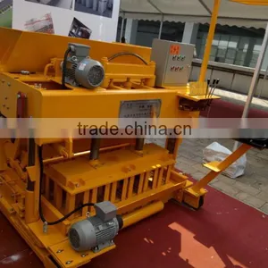 Automatic Mobile Block Machine QT6-25 thumbnail-2