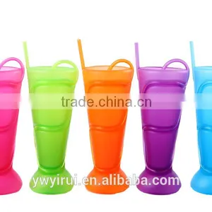 New Design Colorful Plastic Cups With Straw thumbnail-1