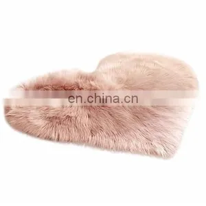 Artificial Wool Rug Heart Shape Plush Carpet for Household thumbnail-4