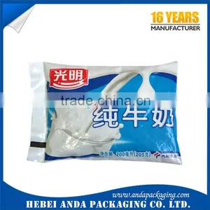 Printing Black/white Milk 3-layer Co-extrusion PE Film/fresh Milk Packaging Plastic Black and White Film thumbnail-3