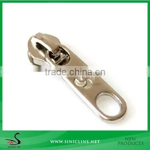 Sinicline Zinc Alloy Silver Zipper Puller With Debossed Brand Logo Quality Choice thumbnail-1
