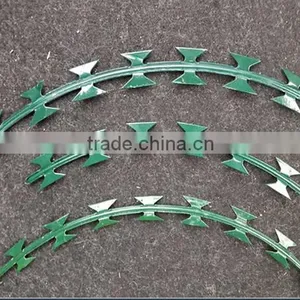 ISO9001 Silver Elec-galvanized Barbed Wire Fence for Private Area thumbnail-4