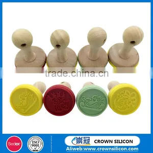 Free Sample ! Christmas Moose Shaped Silicone Cookie Stamp With Wooden Handle thumbnail-2
