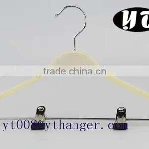 Cheap Wooden Clothes Hangers Wholesale thumbnail-1