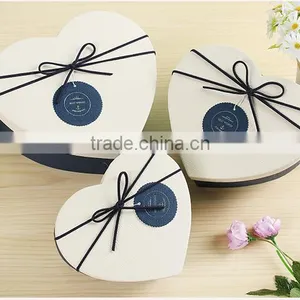 2016 Fashinable Empty Heart Shape Cardboard Gift Box With Ribbon thumbnail-1