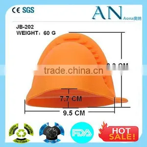 High-quality Heat-resistand FDA Standard High Temperature 3 Finger Silicone Gloves thumbnail-1