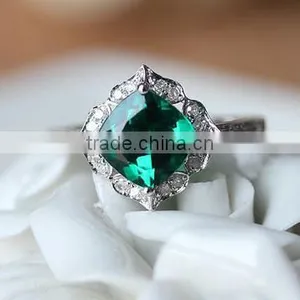 New Arrival Prettiest Dazzling Emerald Diamond Jewelry Engagement Rings for Brides thumbnail-1