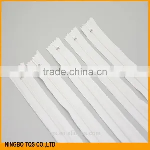 High Quality No.#3 20 cm Auto Lock Close End White Nylon Zipper thumbnail-6