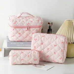 Large Capacity Quilted Floral Cosmetic Bag Set Portable Cotton Makeup Bags Zipper Closure Fashionable Hanging Travel Storage Bag thumbnail-1