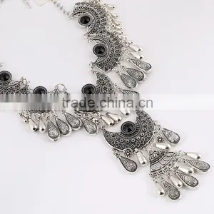 Vintage Flower Carved Hollow Bib Collar Droplets Pendant Gem Necklace Earrings Set thumbnail-3