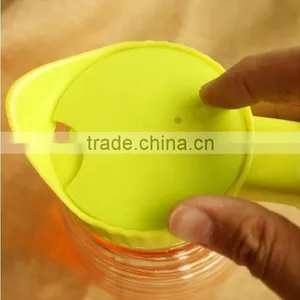 1.5L Clear Glass Water Jug Bottle With Plastic Handle Lid thumbnail-5