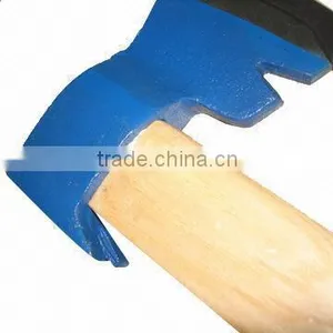 Cast Axe With Nail Puller and Wooden Handle thumbnail-2