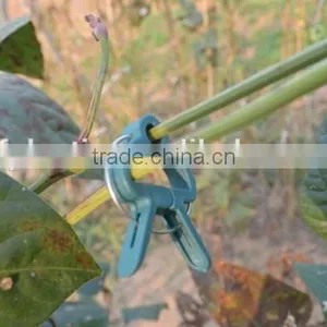 Green Color PVC / PE Plastic Spring Clips For Garden Supporting thumbnail-1