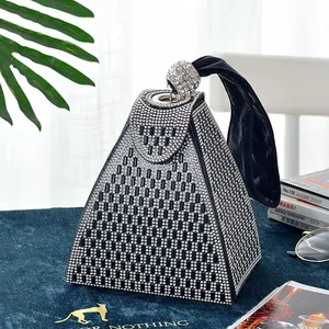 Triangle Handheld Diamond Handbag Banquet Bag Women's Versatile Evening Clutch Bag For Party Banquet Dinner Cheongsam thumbnail-5
