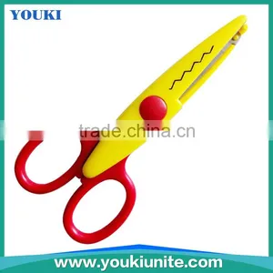 5" Children Scissors Lace Scissors With Plastic Handle thumbnail-3