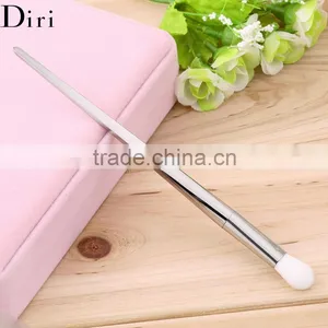 Shiny Sliver Custom Blending Compact Eyeshadow Brush thumbnail-3