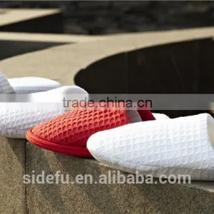 Wholesale Cheap EVA Sole Waffle Hotel Indoor White Slipper With Logo thumbnail-3