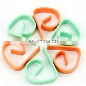 Wholesale Plastic Table Cover Cloth Clamps Tablecloth Clips thumbnail-1