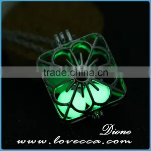 Plating Platinum+Sky Blue Luminous Fahion Luminous Stone Necklace Essential Oil Diffuser Glow in the Dark Necklace thumbnail-3