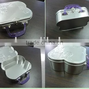 Plain Embossed Lunch Tin thumbnail-1