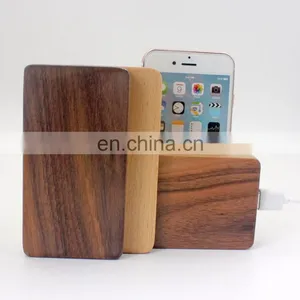 Hot Selling Custom Maple Walnut 4000mAh Wood Power Bank thumbnail-5