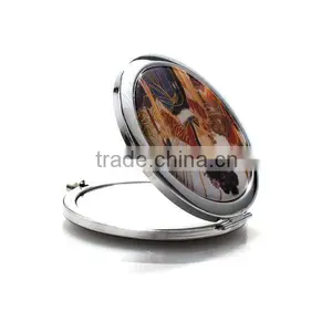 Traditional Beauty Compact Cosmetic Mirror thumbnail-1