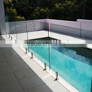 Frameless Glass Fence thumbnail-1