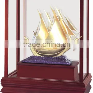Gold Foil Dubai Sailboat in Display Box for Promotion Gift thumbnail-1