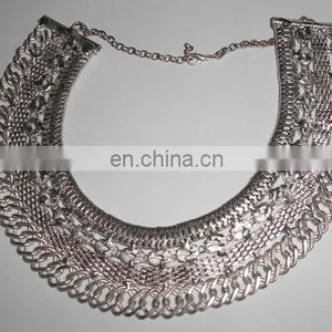 White Metal Chokar Necklace thumbnail-1